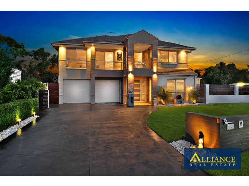 15 Claverdon Avenue, Picnic Point NSW 2213