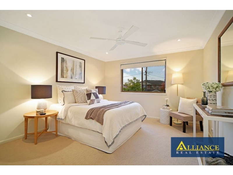 15 Claverdon Avenue, Picnic Point NSW 2213