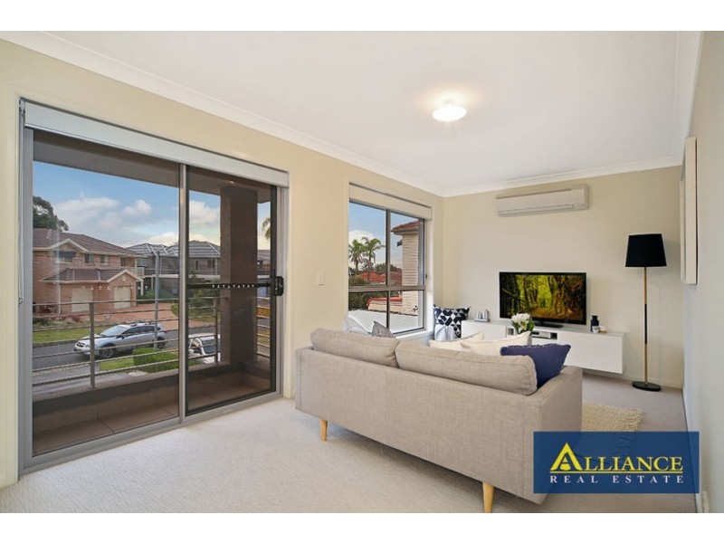 15 Claverdon Avenue, Picnic Point NSW 2213