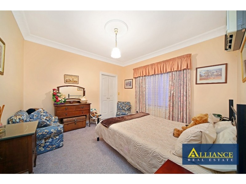 15 Monie Avenue, East Hills NSW 2213