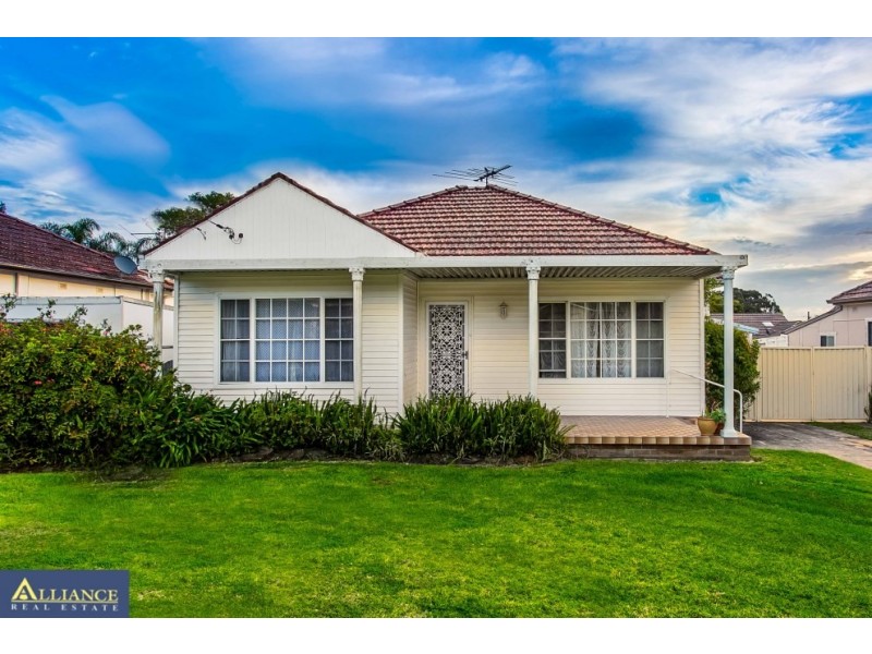 10 Hazelglen Avenue, Panania NSW 2213