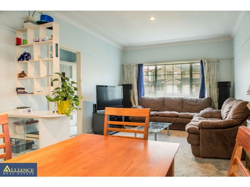 10 Hazelglen Avenue, Panania NSW 2213