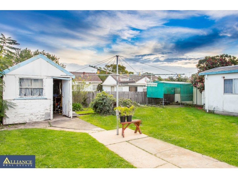 10 Hazelglen Avenue, Panania NSW 2213