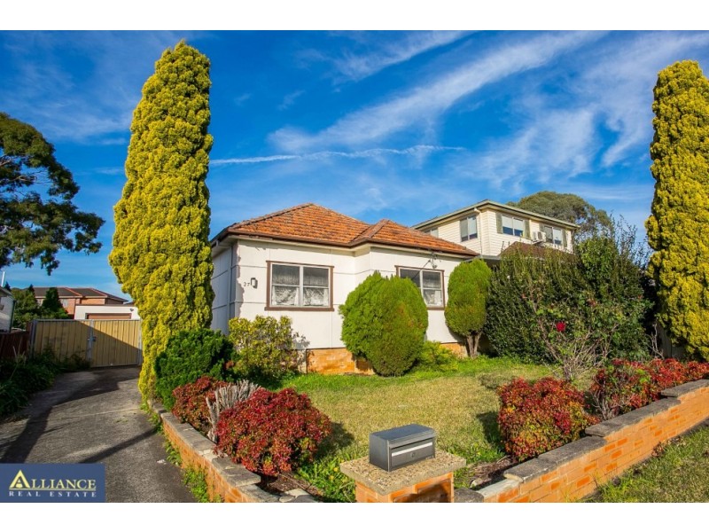 27  Hinemoa Street, Panania NSW 2213