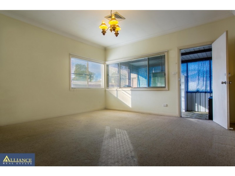 27  Hinemoa Street, Panania NSW 2213