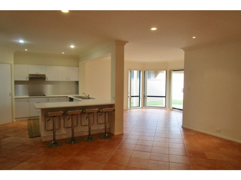 4 Stretham Avenue, Picnic Point NSW 2213