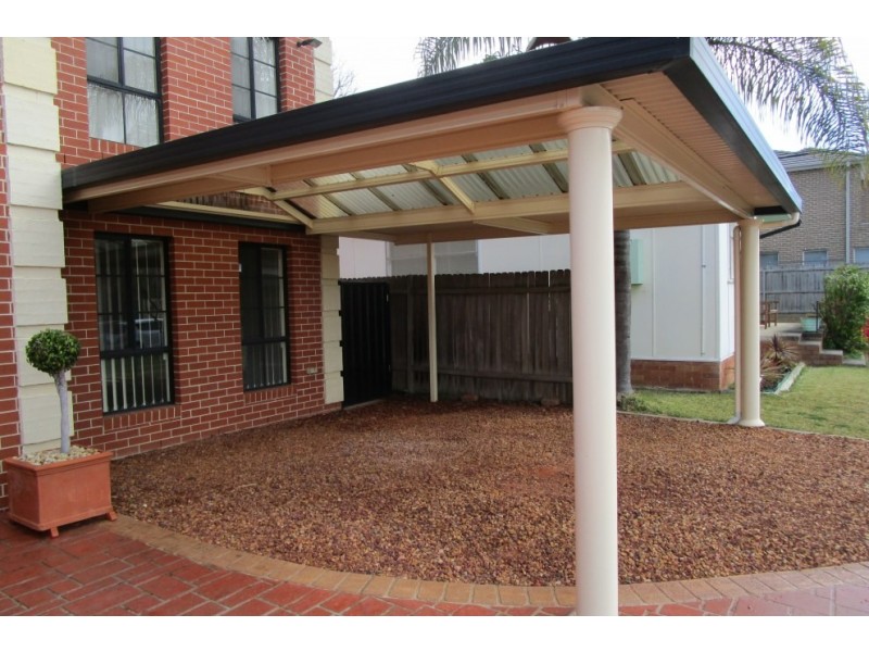 4 Stretham Avenue, Picnic Point NSW 2213