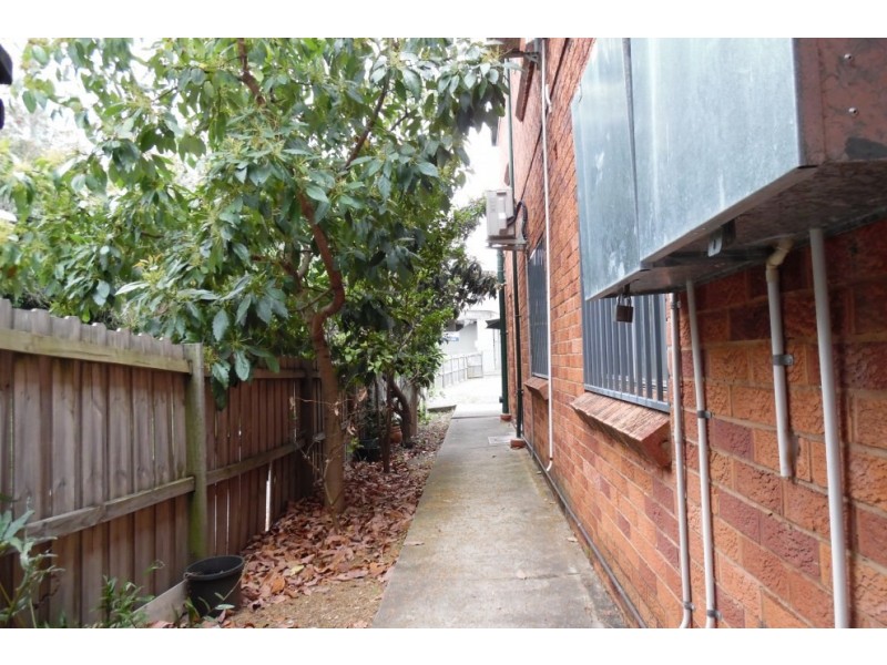 1/36 Maclaurin Avenue, East Hills NSW 2213