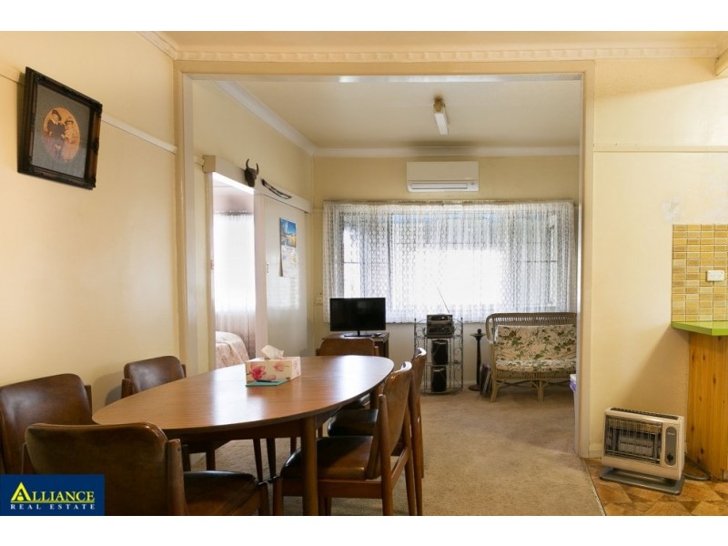 9 Doris Street, Picnic Point NSW 2213