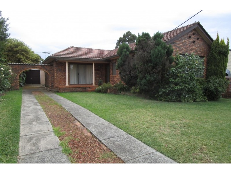 10 Harford Avenue, East Hills NSW 2213