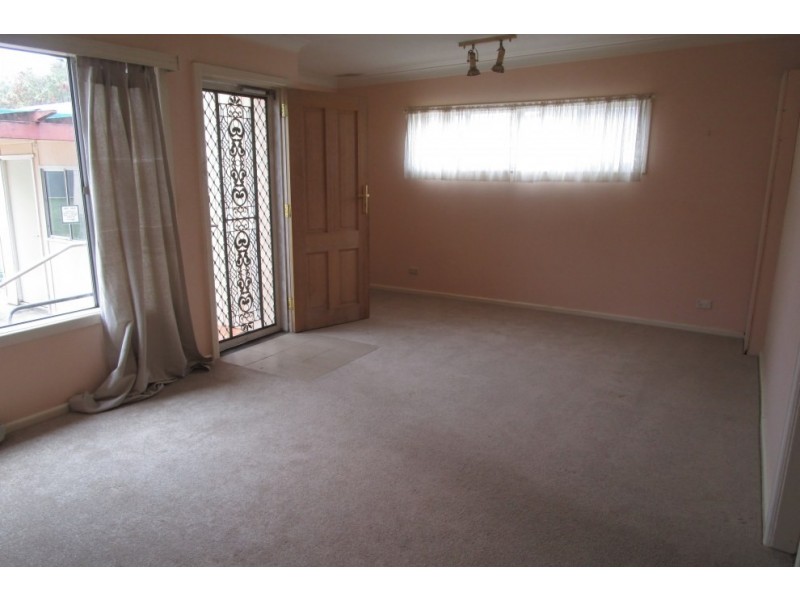 10 Harford Avenue, East Hills NSW 2213