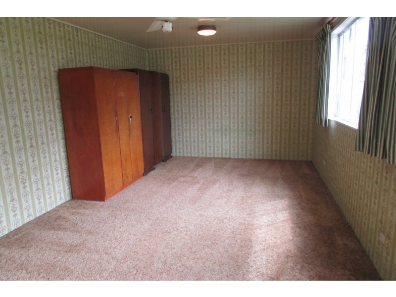 10 Harford Avenue, East Hills NSW 2213