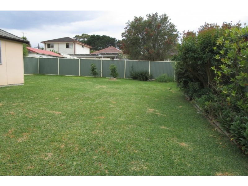 10 Harford Avenue, East Hills NSW 2213