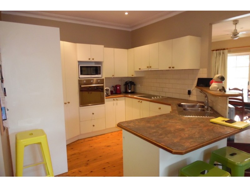 4 Elliott Street, Picnic Point NSW 2213