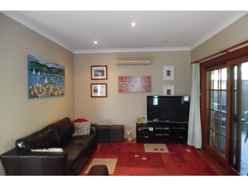 4 Elliott Street, Picnic Point NSW 2213