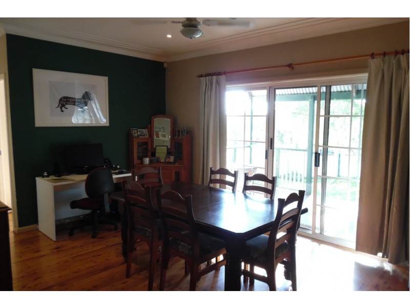 4 Elliott Street, Picnic Point NSW 2213