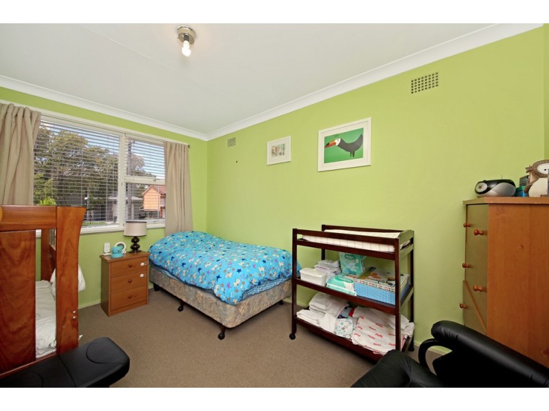 25 Mae Crescent, Panania NSW 2213