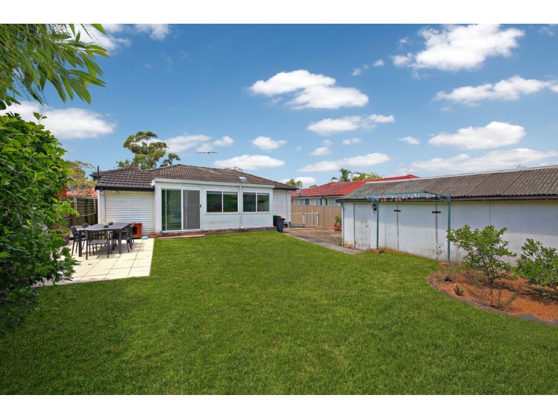 25 Mae Crescent, Panania NSW 2213