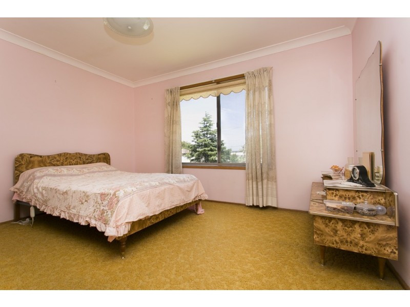 32 Sturt Avenue, Georges Hall NSW 2198