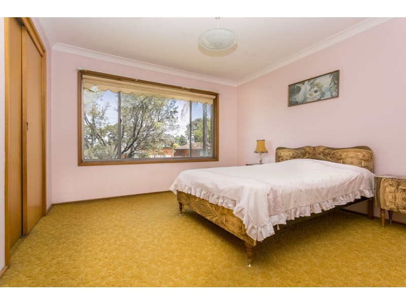 32 Sturt Avenue, Georges Hall NSW 2198