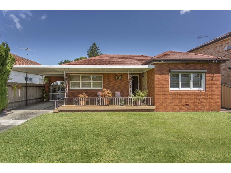 34 Laundess Avenue, Panania NSW 2213
