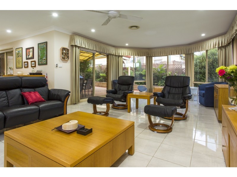 16 Claverdon Avenue, Picnic Point NSW 2213