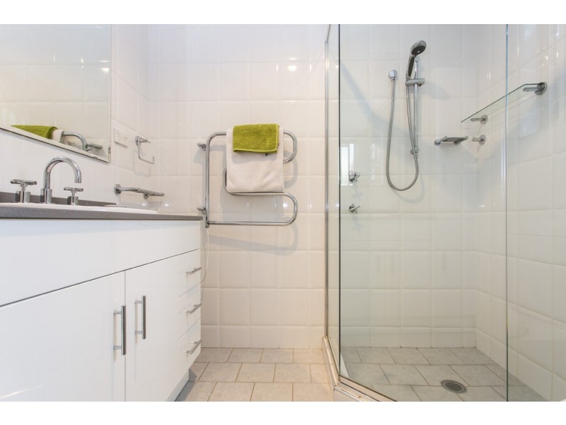 16 Claverdon Avenue, Picnic Point NSW 2213