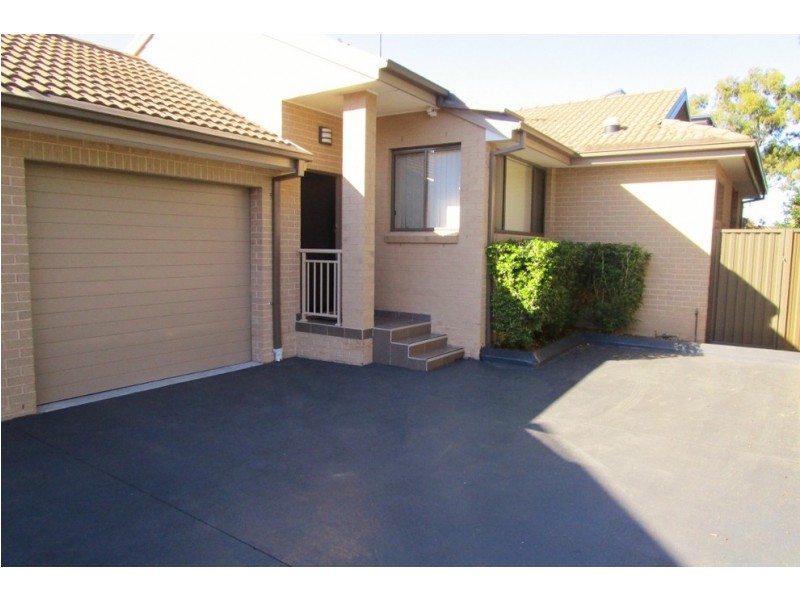 5/755 Henry Lawson Drive, Picnic Point NSW 2213