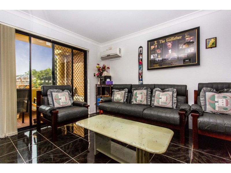 4/170 Greenacre Road, Bankstown NSW 2200