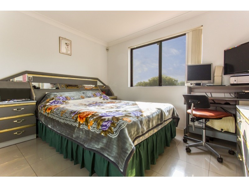 4/170 Greenacre Road, Bankstown NSW 2200