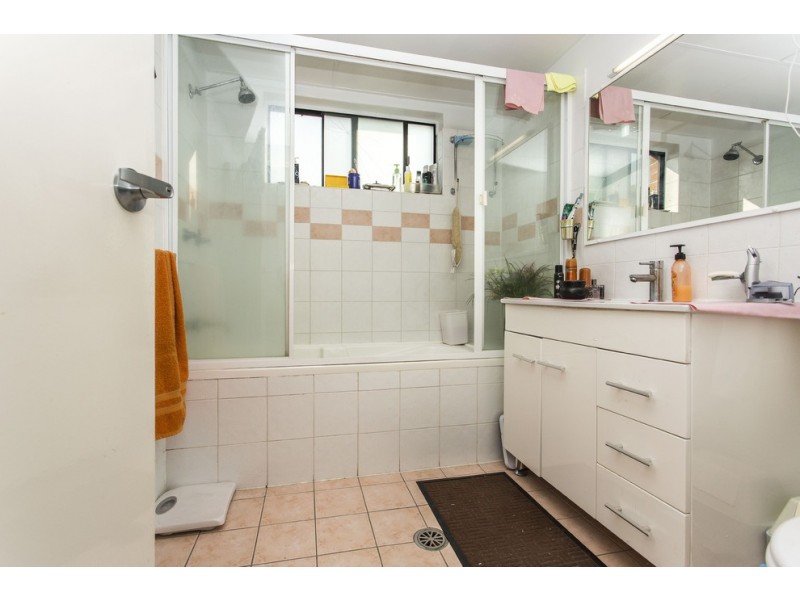 4/170 Greenacre Road, Bankstown NSW 2200