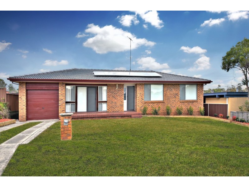 7 Kooloona Crescent, Bradbury NSW 2560