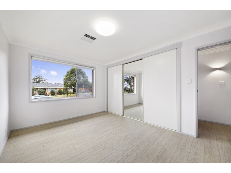 7 Kooloona Crescent, Bradbury NSW 2560