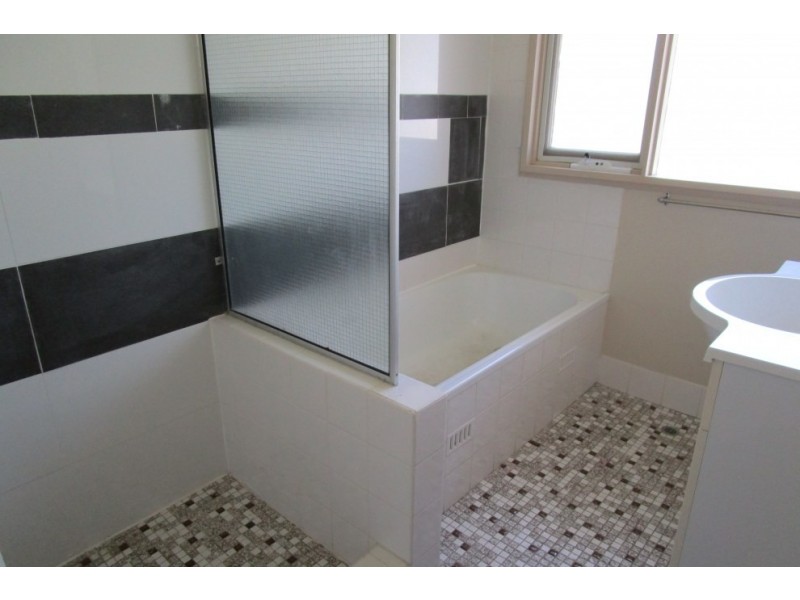 27 Garnsey Avenue, Panania NSW 2213