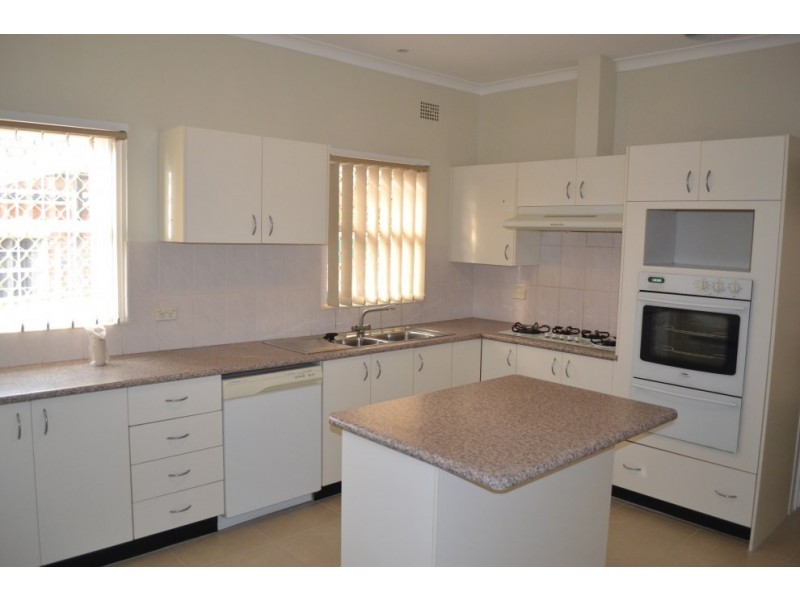 9 Hinemoa Street, Panania NSW 2213