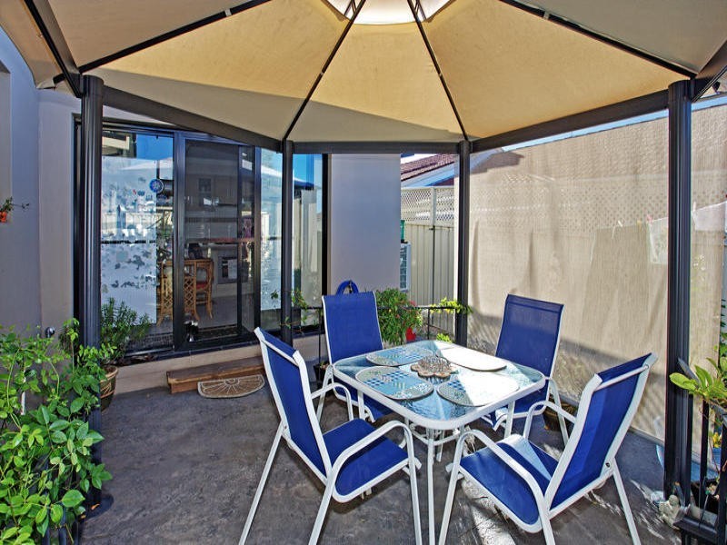 2/25-27 Farrell Street, Balgownie NSW 2519