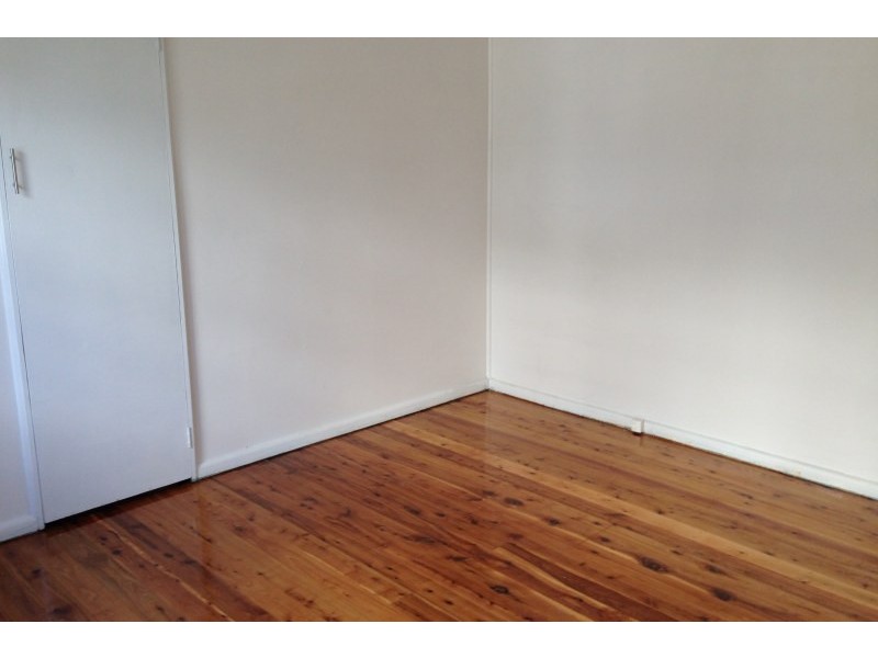 2/114 Railway Street, Corrimal NSW 2518