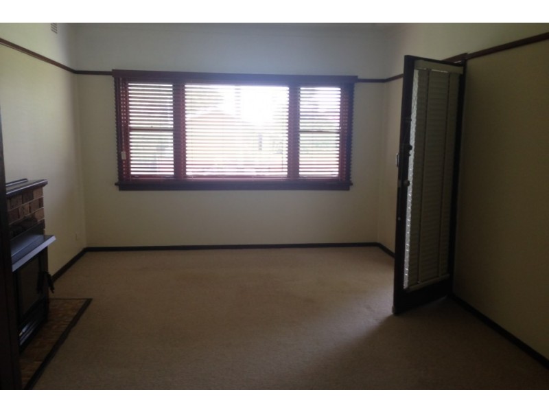 20 Bloomfield Avenue, Corrimal NSW 2518