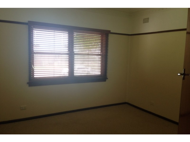 20 Bloomfield Avenue, Corrimal NSW 2518