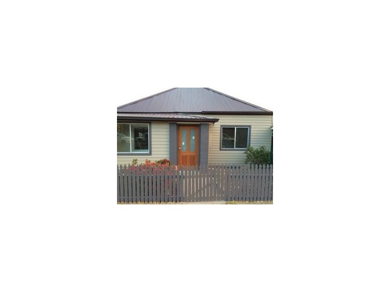 4 Wrexham Road, Thirroul NSW 2515
