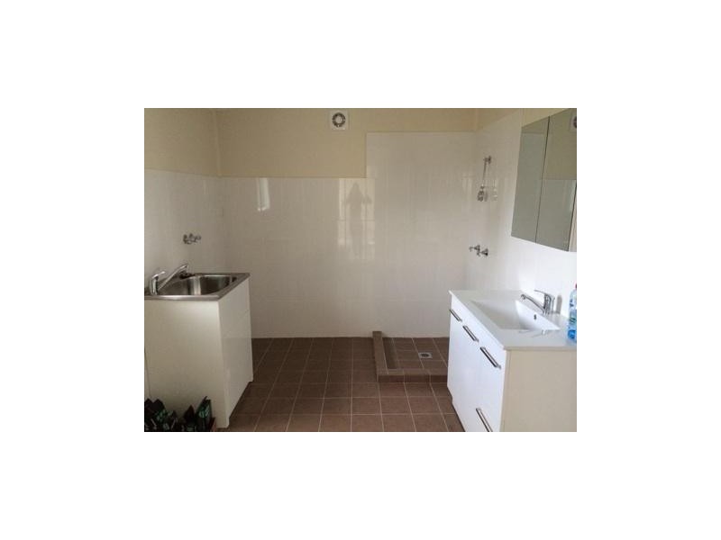 4 Wrexham Road, Thirroul NSW 2515