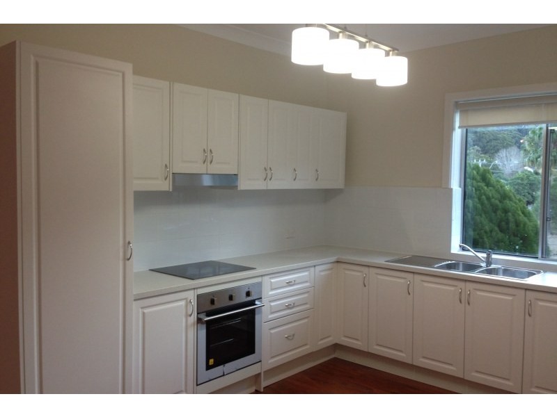 4 Wrexham Road, Thirroul NSW 2515