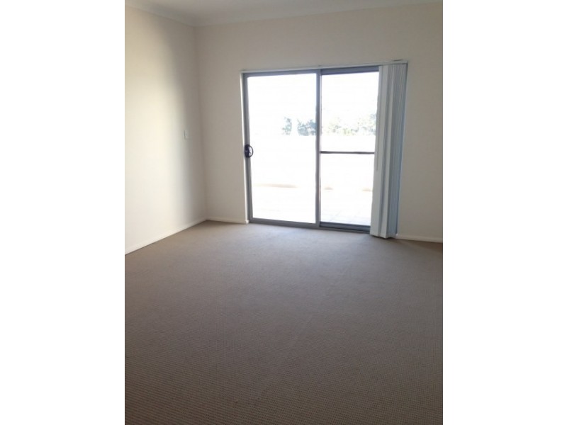 18/225 Princes Highway, Corrimal NSW 2518