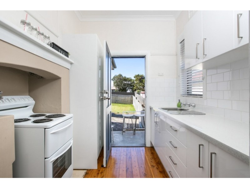 38 Third Avenue North, Warrawong NSW 2502