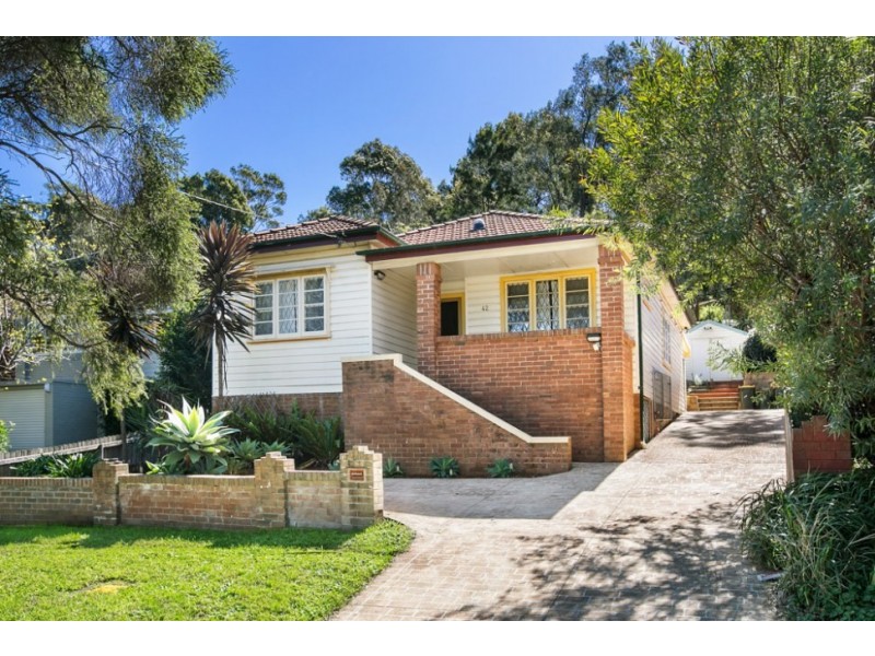 42 Ocean Street, Mount Saint Thomas NSW 2500