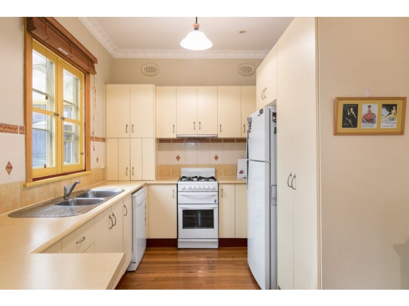 42 Ocean Street, Mount Saint Thomas NSW 2500