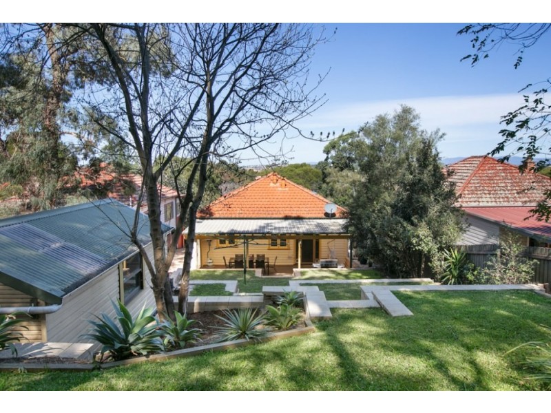 42 Ocean Street, Mount Saint Thomas NSW 2500