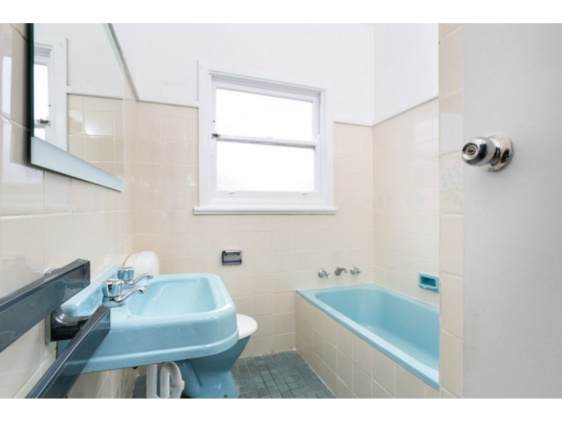 7 Mary Ann Street, Towradgi NSW 2518