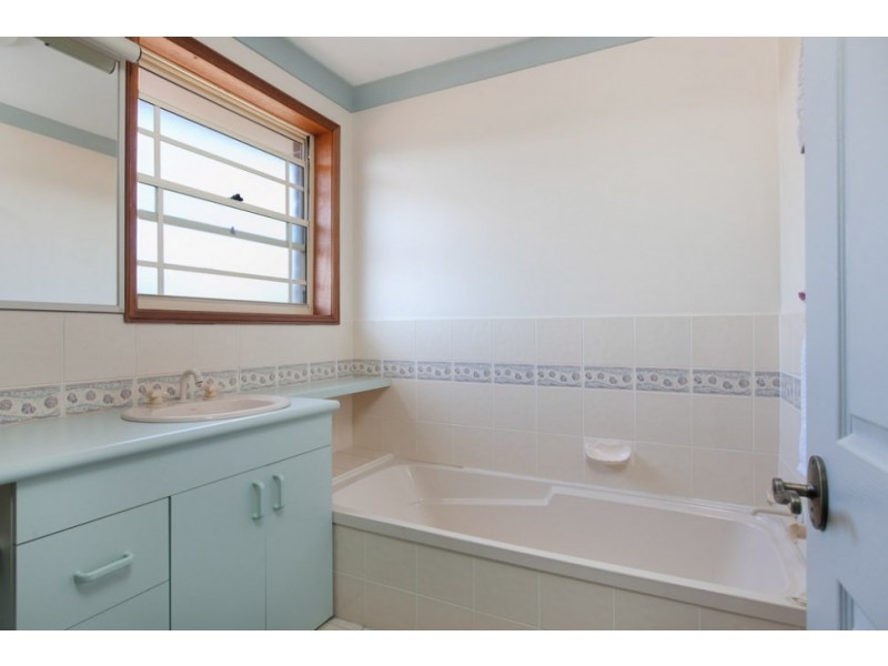 2/29 Francis Street, Corrimal NSW 2518