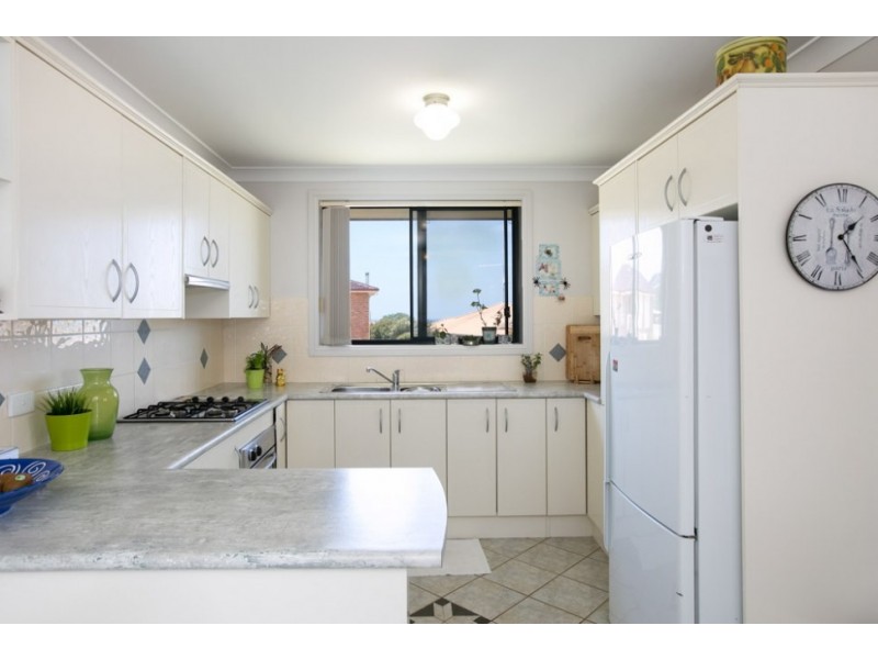 3/2 Yarle Crescent, Flinders NSW 2529